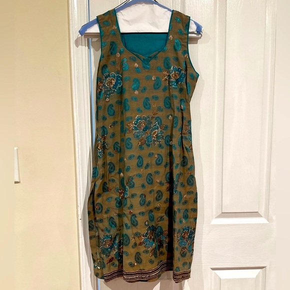 Elegant Teal and Tan Floral Women's Shalwar Kameez - Picture 1 of 2